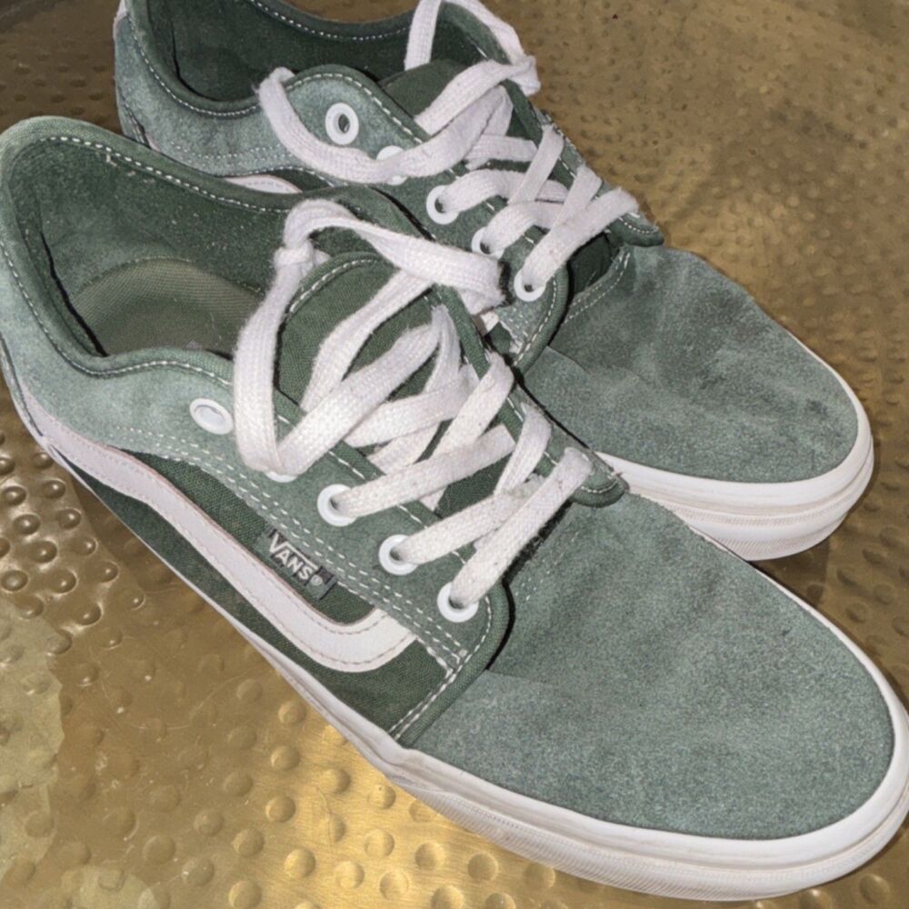 VANS Men’s Old Skool Green & White Suede Low Top Lace-Up Sneakers size 10.5
